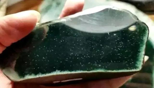 缅甸老坑冰种翡翠原石翡翠是什么意思-第2张图片-翡翠网 缅甸老坑冰种翡翠原石翡翠是什么意思-第2张图片-翡翠网