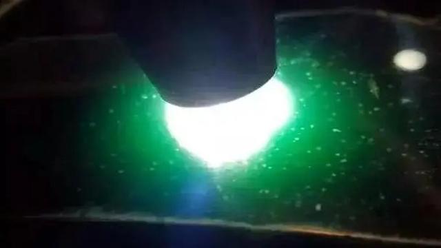 缅甸老坑冰种翡翠原石翡翠是什么意思-第4张图片-翡翠网 缅甸老坑冰种翡翠原石翡翠是什么意思-第4张图片-翡翠网