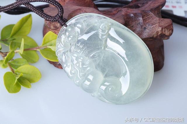 玻璃翡翠手镯鉴定,玻璃手镯和玉手镯的区别-第3张图片-翡翠网 玻璃翡翠手镯鉴定,玻璃手镯和玉手镯的区别-第3张图片-翡翠网