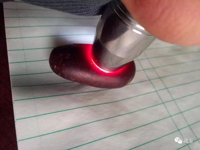 红沁籽料的价值翡翠原石红沁料-第4张图片-翡翠网 红沁籽料的价值翡翠原石红沁料-第4张图片-翡翠网