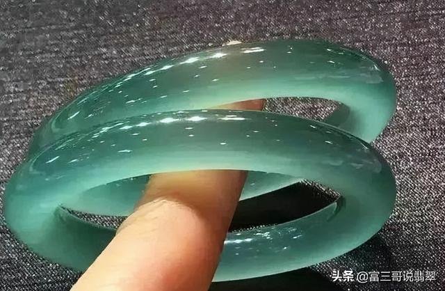 翡翠手镯贵妃和正圈哪个更贵,翡翠贵妃手镯图片-第5张图片-翡翠网 翡翠手镯贵妃和正圈哪个更贵,翡翠贵妃手镯图片-第5张图片-翡翠网