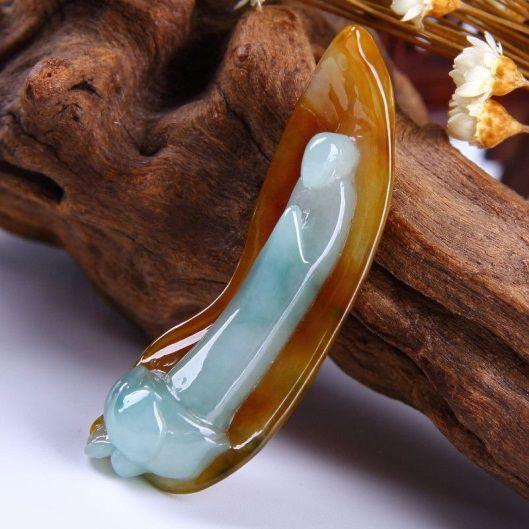 一千万满绿翡翠手镯周大福女士手镯最新款翡翠-第6张图片-翡翠网 一千万满绿翡翠手镯周大福女士手镯最新款翡翠-第6张图片-翡翠网