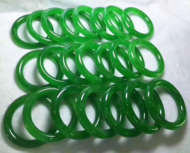 翡翠玉知识分享中翡翠和玉哪个养人-第4张图片-翡翠网 翡翠玉知识分享中翡翠和玉哪个养人-第4张图片-翡翠网