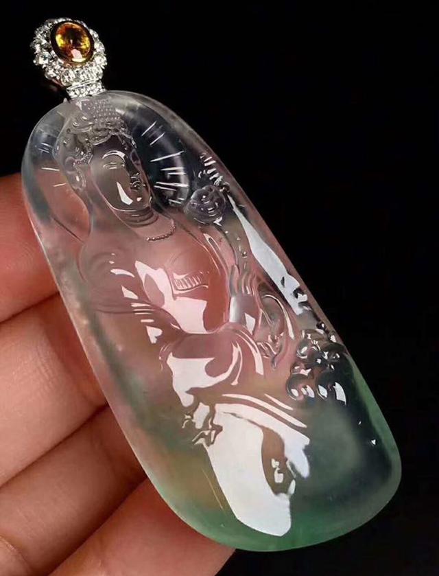 翡翠玉知识分享中翡翠和玉哪个养人-第5张图片-翡翠网 翡翠玉知识分享中翡翠和玉哪个养人-第5张图片-翡翠网