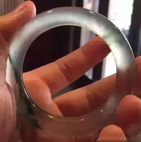 串珠翡翠原石翡翠原石上的蟒带-第12张图片-翡翠网 串珠翡翠原石翡翠原石上的蟒带-第12张图片-翡翠网