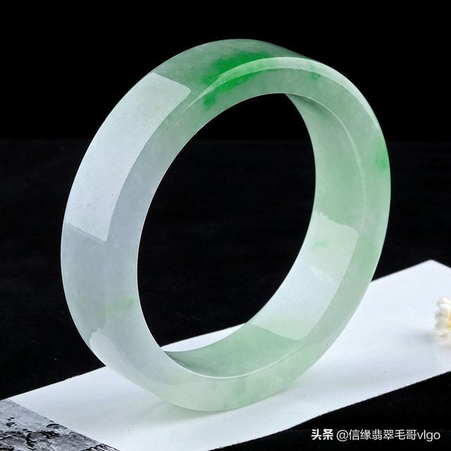 翡翠手镯形状介绍A货翡翠手镯-第6张图片-翡翠网 翡翠手镯形状介绍A货翡翠手镯-第6张图片-翡翠网