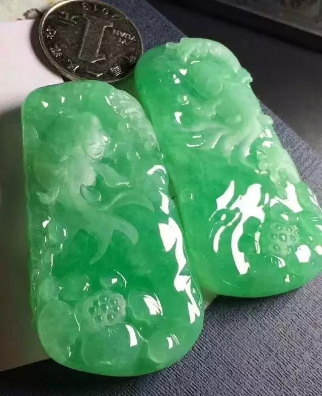 满色豆绿翡翠好不好,糯种豆绿翡翠价格-第7张图片-翡翠网 满色豆绿翡翠好不好,糯种豆绿翡翠价格-第7张图片-翡翠网