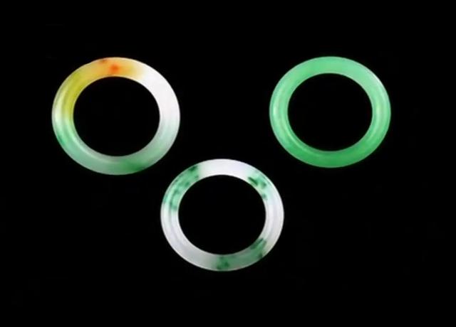 福禄寿三色翡翠手镯价值如何老坑福禄寿三色翡翠-第2张图片-翡翠网 福禄寿三色翡翠手镯价值如何老坑福禄寿三色翡翠-第2张图片-翡翠网