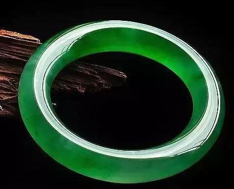 福禄寿三色翡翠手镯价值如何老坑福禄寿三色翡翠-第6张图片-翡翠网 福禄寿三色翡翠手镯价值如何老坑福禄寿三色翡翠-第6张图片-翡翠网