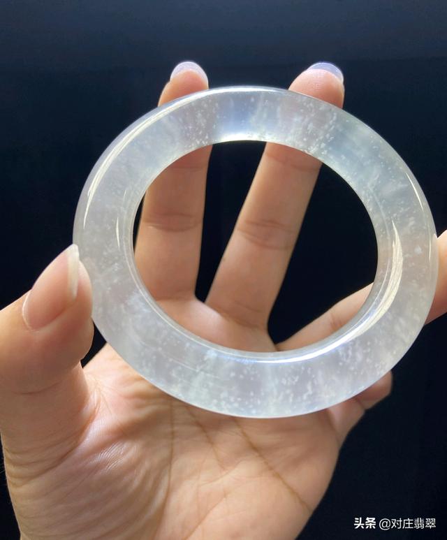 评价翡翠手镯视频,带翡翠手镯有什么好处-第11张图片-翡翠网 评价翡翠手镯视频,带翡翠手镯有什么好处-第11张图片-翡翠网