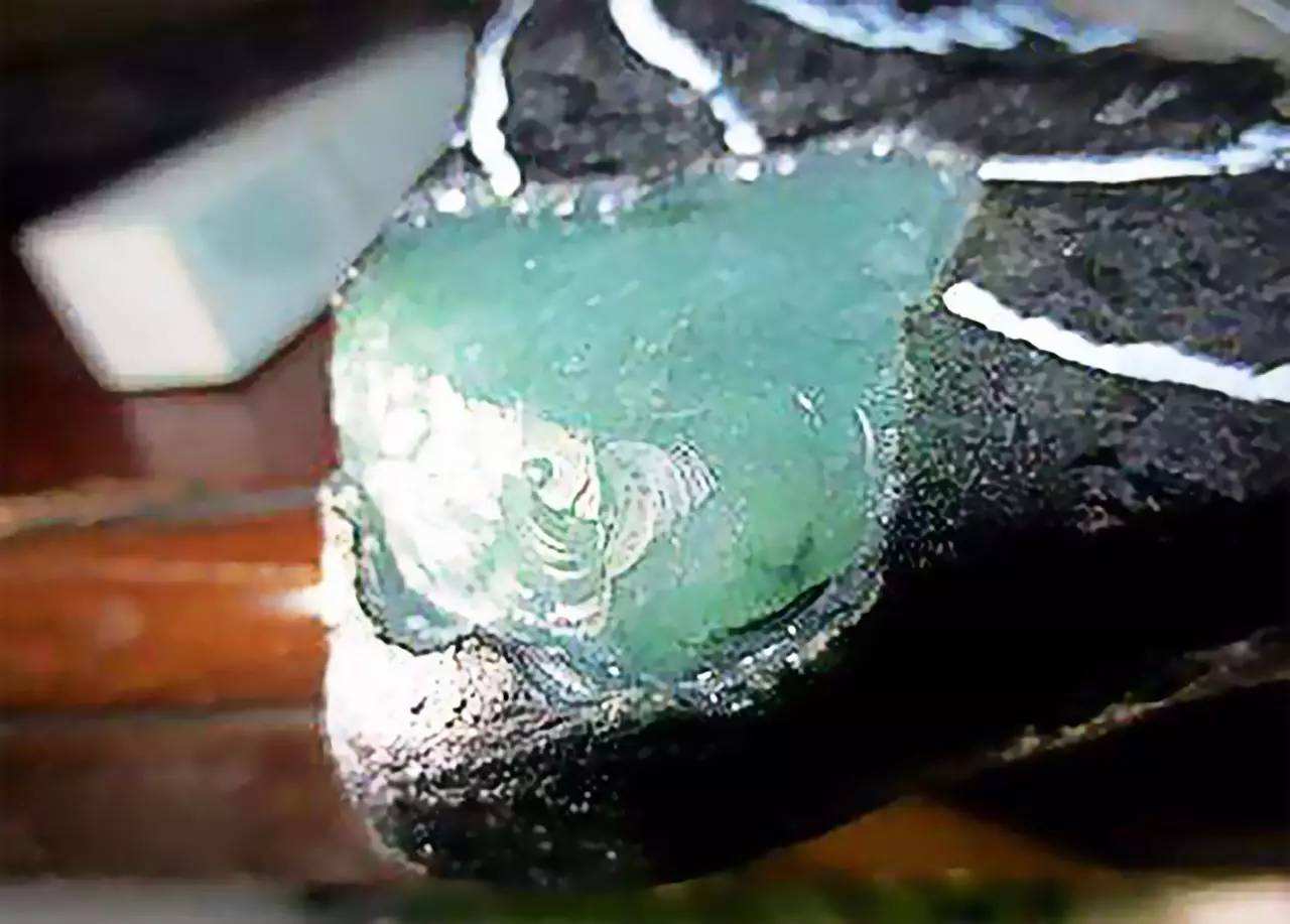 莫湾基翡翠原石,宣汉原石翡翠矿场-第1张图片-翡翠网