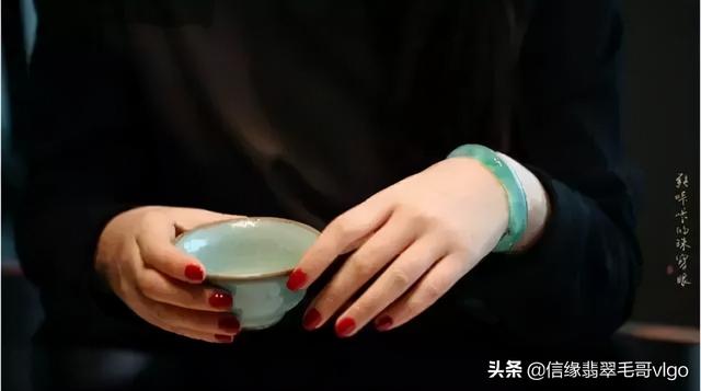 紫罗兰翡翠手镯怎么压翡翠和玉有什么区别-第5张图片-翡翠网 紫罗兰翡翠手镯怎么压翡翠和玉有什么区别-第5张图片-翡翠网