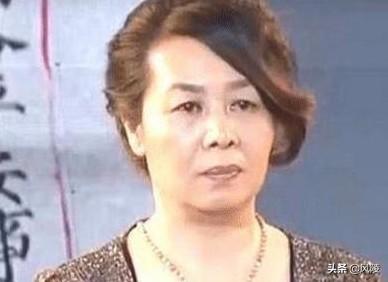 翡翠手镯鉴宝紫罗兰紫罗兰玉镯是见光死-第2张图片-翡翠网 翡翠手镯鉴宝紫罗兰紫罗兰玉镯是见光死-第2张图片-翡翠网