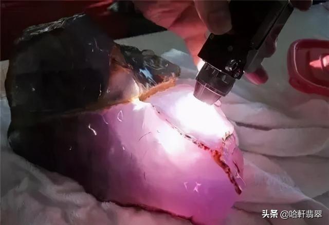 翡翠手镯的鉴别方法翡翠手镯有粉色吗-第8张图片-翡翠网 翡翠手镯的鉴别方法翡翠手镯有粉色吗-第8张图片-翡翠网