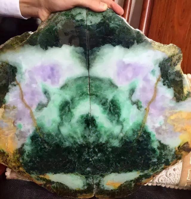 翡翠各种原石图片,南奇翡翠原石图片-第5张图片-翡翠网 翡翠各种原石图片,南奇翡翠原石图片-第5张图片-翡翠网