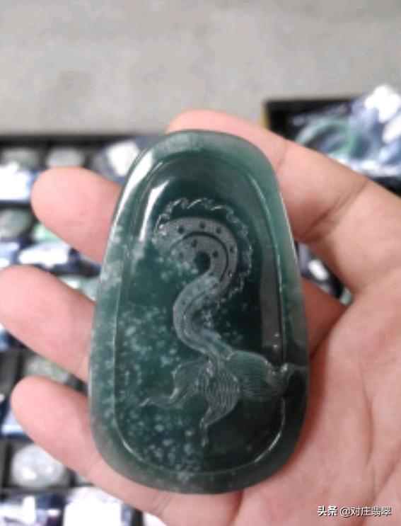 翡翠危料价格危料翡翠为什么不好-第4张图片-翡翠网 翡翠危料价格危料翡翠为什么不好-第4张图片-翡翠网