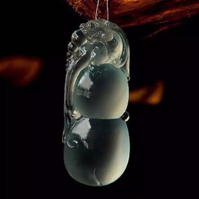 脱沙皮翡翠原石,翡翠原石上的蟒带-第16张图片-翡翠网 脱沙皮翡翠原石,翡翠原石上的蟒带-第16张图片-翡翠网