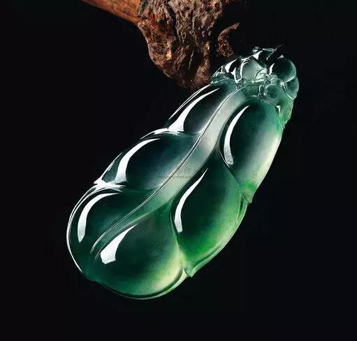 脱沙皮翡翠原石,翡翠原石上的蟒带-第17张图片-翡翠网 脱沙皮翡翠原石,翡翠原石上的蟒带-第17张图片-翡翠网