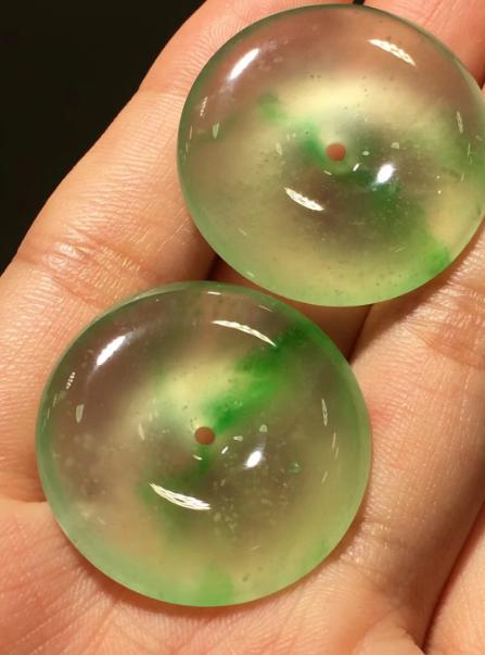 翡翠种水分类从高到低,翡翠价格图例-第5张图片-翡翠网 翡翠种水分类从高到低,翡翠价格图例-第5张图片-翡翠网