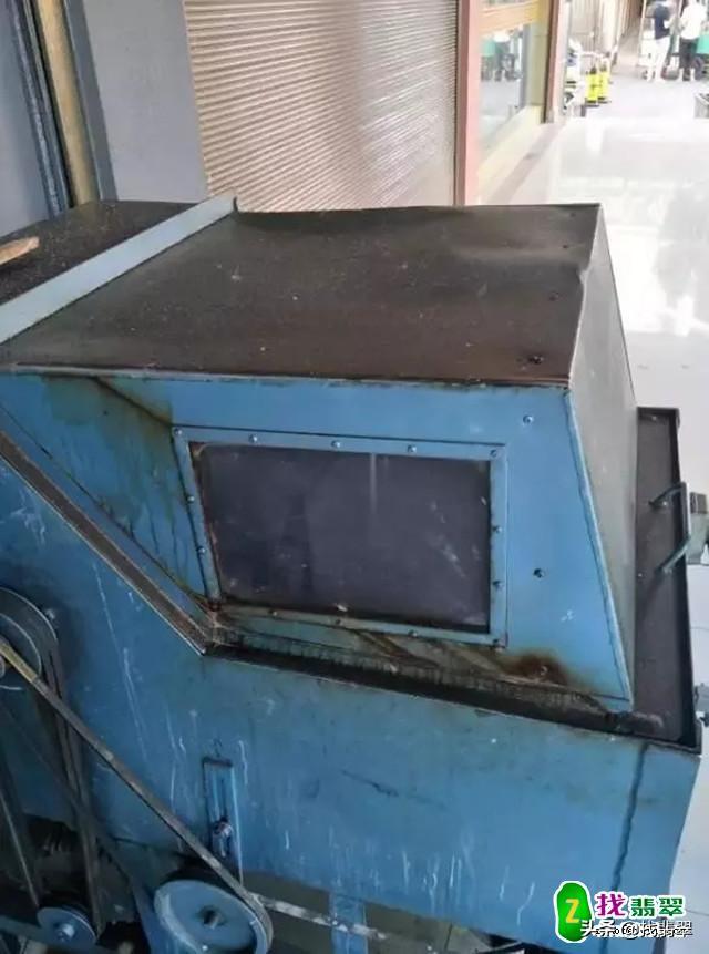 翡翠原石怎么切割视频,赌翡翠原石切割视频-第4张图片-翡翠网 翡翠原石怎么切割视频,赌翡翠原石切割视频-第4张图片-翡翠网