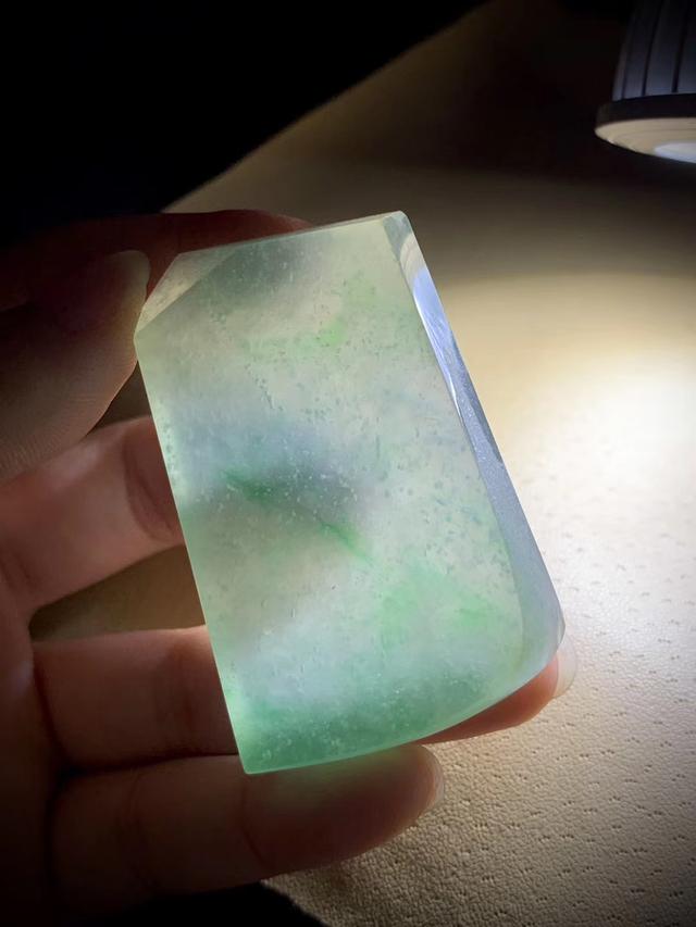 翡翠手镯怎么看种水,满天星手镯翡翠知识-第9张图片-翡翠网 翡翠手镯怎么看种水,满天星手镯翡翠知识-第9张图片-翡翠网