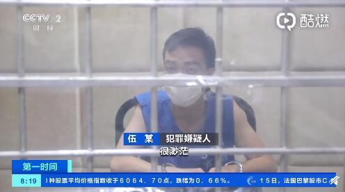 翡翠原石捡漏,翡翠原石毛料-第4张图片-翡翠网 翡翠原石捡漏,翡翠原石毛料-第4张图片-翡翠网