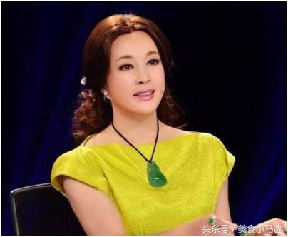 女人戴翡翠吊坠的好处女性佩戴什么翡翠最合适-第2张图片-翡翠网 女人戴翡翠吊坠的好处女性佩戴什么翡翠最合适-第2张图片-翡翠网