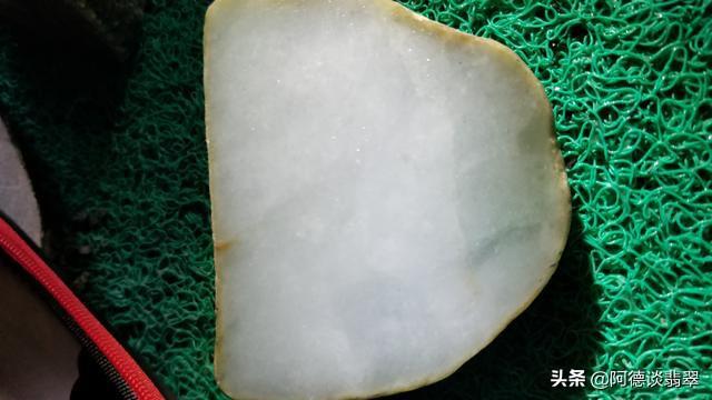 怎么看翡翠原石晶体颗粒粗,翡翠晶体粗是什么意思-第7张图片-翡翠网 怎么看翡翠原石晶体颗粒粗,翡翠晶体粗是什么意思-第7张图片-翡翠网