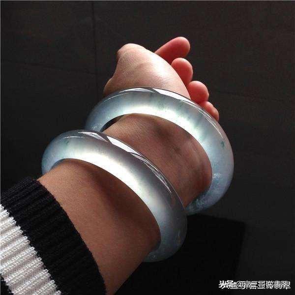 销售翡翠知识,翡翠手镯销售成功案例-第1张图片-翡翠网 销售翡翠知识,翡翠手镯销售成功案例-第1张图片-翡翠网