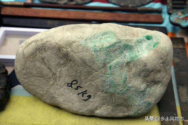 翡翠原石怎么购买山东翡翠原石-第4张图片-翡翠网 翡翠原石怎么购买山东翡翠原石-第4张图片-翡翠网