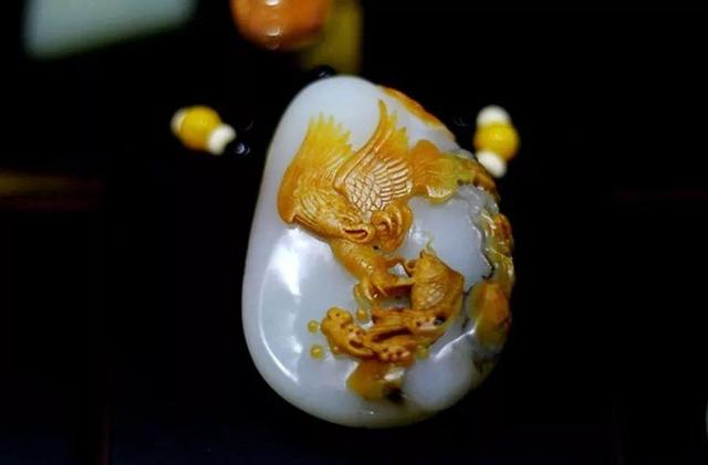 关于女人戴翡翠好还是和田玉好的信息-第3张图片-翡翠网 关于女人戴翡翠好还是和田玉好的信息-第3张图片-翡翠网