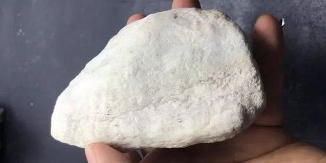 翡翠原石叫什么翡翠原石教材-第2张图片-翡翠网 翡翠原石叫什么翡翠原石教材-第2张图片-翡翠网