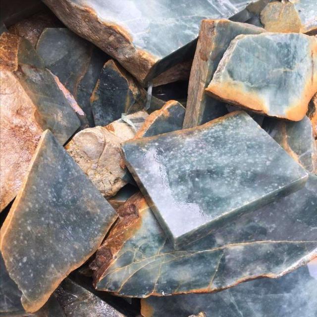 翡翠原石批发玉石原石收购商-第4张图片-翡翠网 翡翠原石批发玉石原石收购商-第4张图片-翡翠网