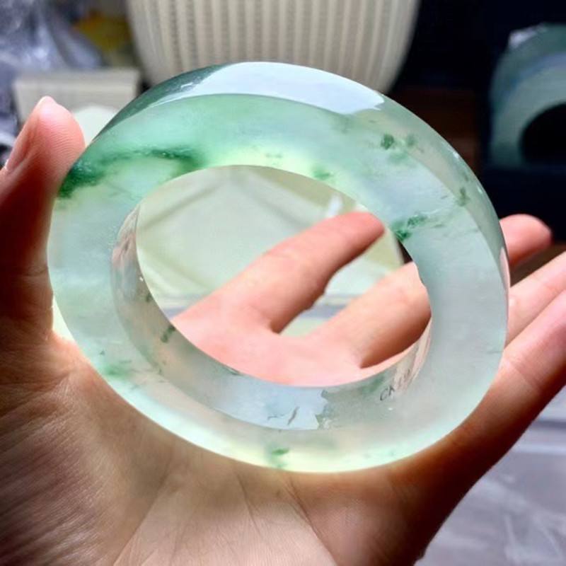 翡翠a货价格多少一克,翡翠a货价格手镯-第1张图片-翡翠网 翡翠a货价格多少一克,翡翠a货价格手镯-第1张图片-翡翠网