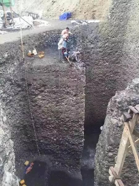 翡翠鉴别看瑞丽老佛爷珠宝,缅甸翡翠原石现在能进瑞丽吗-第6张图片-翡翠网 翡翠鉴别看瑞丽老佛爷珠宝,缅甸翡翠原石现在能进瑞丽吗-第6张图片-翡翠网