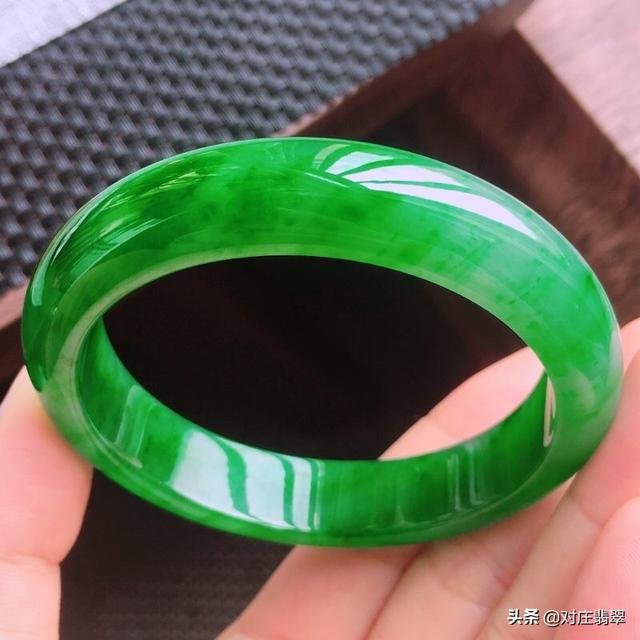 32种翡翠颜色等级排名翡翠种水色怎么区分的图解-第5张图片-翡翠网 32种翡翠颜色等级排名翡翠种水色怎么区分的图解-第5张图片-翡翠网