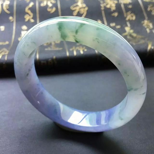 网上翡翠原石做镯子能买吗,翡翠手镯可以做原石吗-第6张图片-翡翠网 网上翡翠原石做镯子能买吗,翡翠手镯可以做原石吗-第6张图片-翡翠网