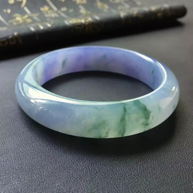 网上翡翠原石做镯子能买吗,翡翠手镯可以做原石吗-第7张图片-翡翠网 网上翡翠原石做镯子能买吗,翡翠手镯可以做原石吗-第7张图片-翡翠网