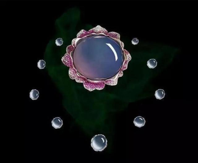 翡翠手镯灯光下发蓝光,太阳光下翡翠手镯-第2张图片-翡翠网 翡翠手镯灯光下发蓝光,太阳光下翡翠手镯-第2张图片-翡翠网