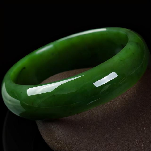 关于翡翠手镯有真的非翠吗的信息-第1张图片-翡翠网 关于翡翠手镯有真的非翠吗的信息-第1张图片-翡翠网