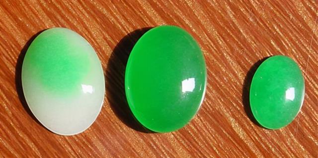 关于翡翠手镯有真的非翠吗的信息-第6张图片-翡翠网 关于翡翠手镯有真的非翠吗的信息-第6张图片-翡翠网