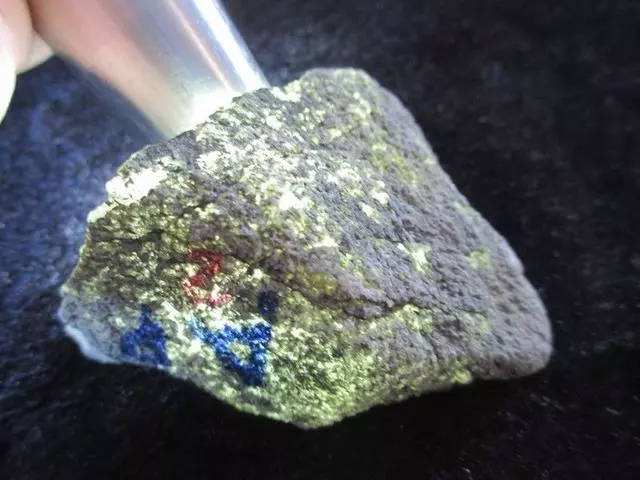 莫西沙刀砍纹,刀砍纹翡翠原石只有莫西沙吗-第2张图片-翡翠网 莫西沙刀砍纹,刀砍纹翡翠原石只有莫西沙吗-第2张图片-翡翠网