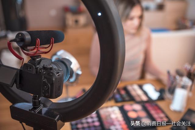 抖音刷一个嘉年华需要多少钱抖音嘉年华多少钱人民币-第1张图片-翡翠网 抖音刷一个嘉年华需要多少钱抖音嘉年华多少钱人民币-第1张图片-翡翠网