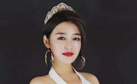 2011春晚翡翠知识玻璃种翡翠知识讲解-第1张图片-翡翠网 2011春晚翡翠知识玻璃种翡翠知识讲解-第1张图片-翡翠网