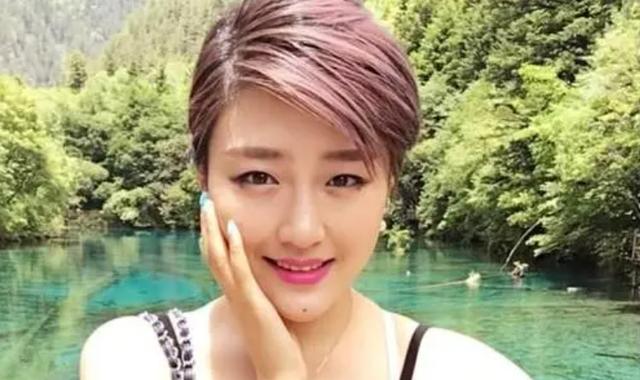 2011春晚翡翠知识玻璃种翡翠知识讲解-第2张图片-翡翠网 2011春晚翡翠知识玻璃种翡翠知识讲解-第2张图片-翡翠网