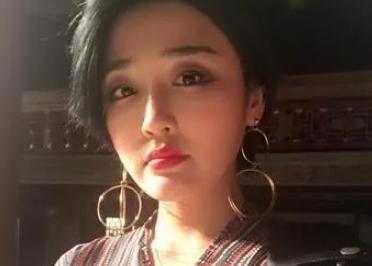 2011春晚翡翠知识玻璃种翡翠知识讲解-第21张图片-翡翠网 2011春晚翡翠知识玻璃种翡翠知识讲解-第21张图片-翡翠网