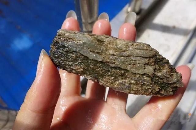 冰清玉洁的同义词,冰清玉洁翡翠原石-第2张图片-翡翠网 冰清玉洁的同义词,冰清玉洁翡翠原石-第2张图片-翡翠网