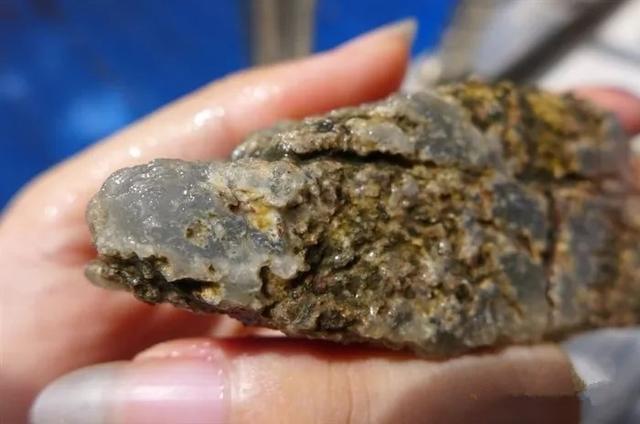 冰清玉洁的同义词,冰清玉洁翡翠原石-第3张图片-翡翠网 冰清玉洁的同义词,冰清玉洁翡翠原石-第3张图片-翡翠网