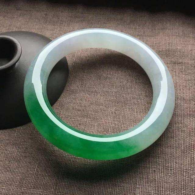 翡翠知识图解大全,翡翠的专业知识小说-第2张图片-翡翠网 翡翠知识图解大全,翡翠的专业知识小说-第2张图片-翡翠网