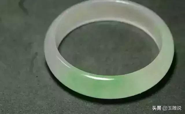 翡翠abc货的区别糯冰的简单介绍-第5张图片-翡翠网 翡翠abc货的区别糯冰的简单介绍-第5张图片-翡翠网